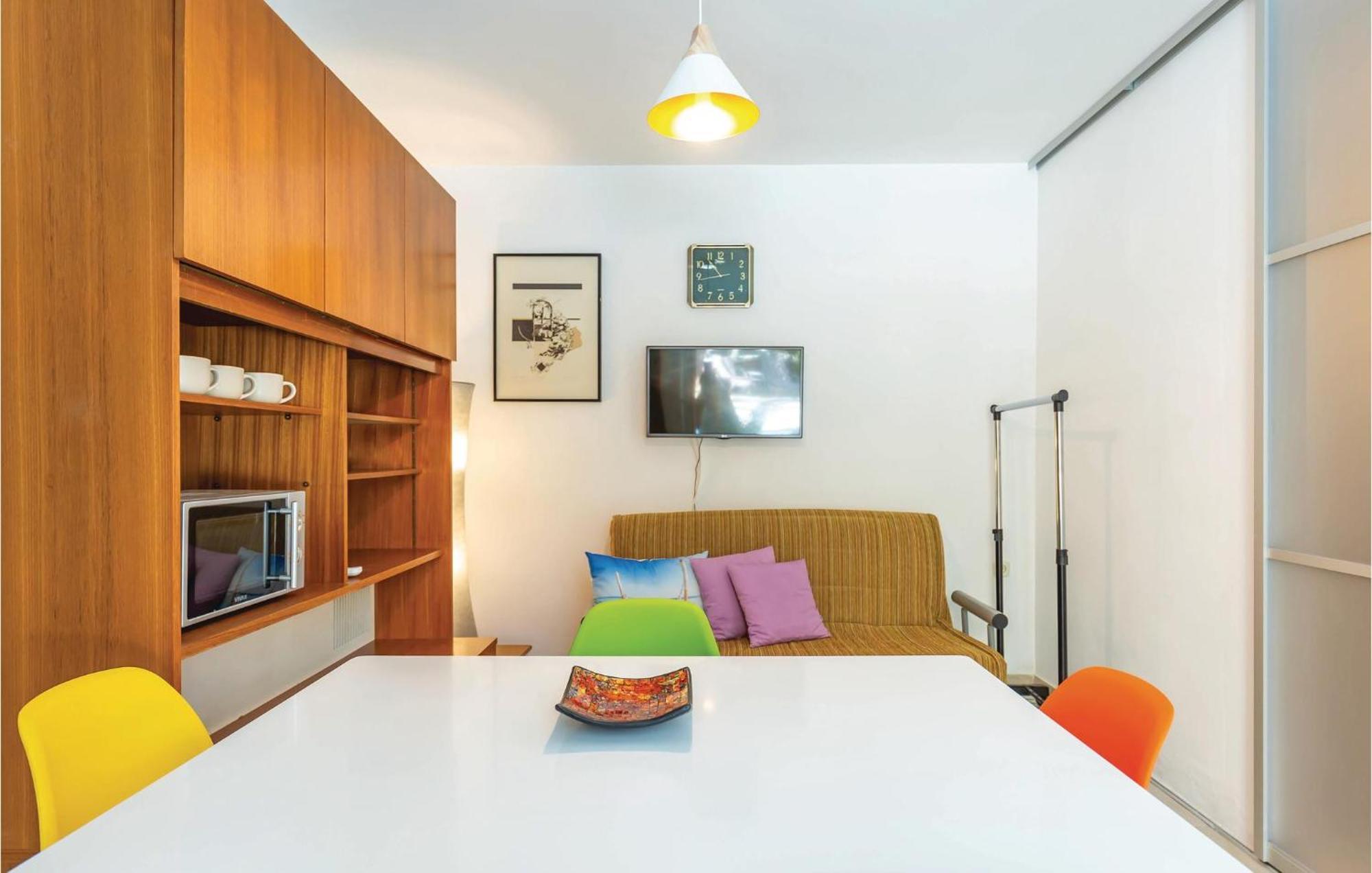 1 Bedroom Gorgeous Apartment In Makarska Exterior foto